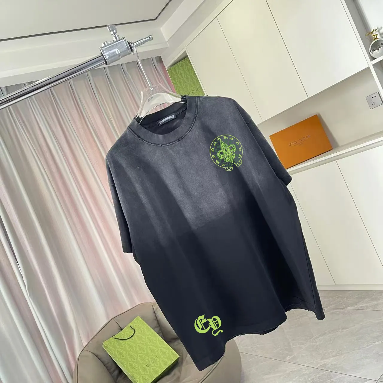 🅿️190 ch Crow* 2025 summer new style, washed, distressed, spray-painted, Sanskrit cross print, short-sleeved T-shirt, customized fabric 320g, same style for men and women, size: S M L XL XXL five sizes, color: black, gray, gradient black, gradient red